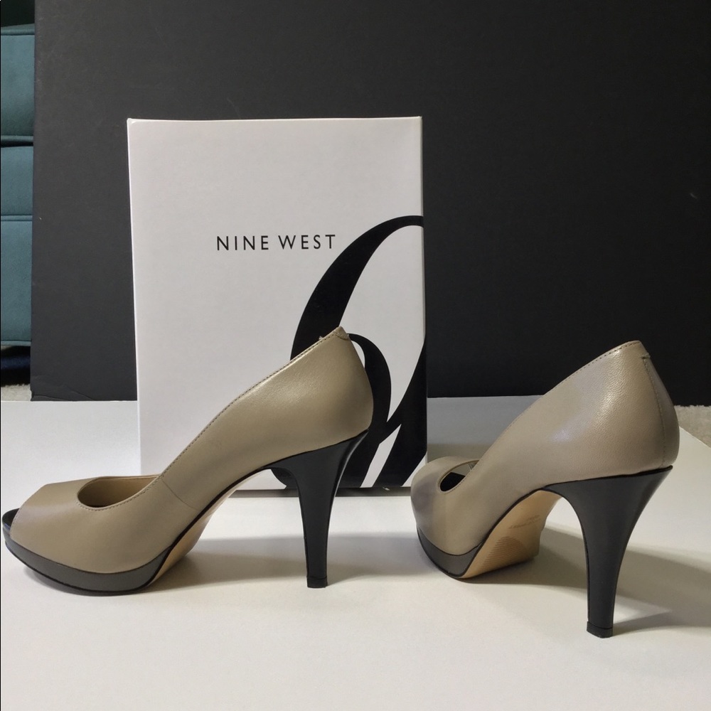 Nine West taupe and black dress heels- size 6.5M
